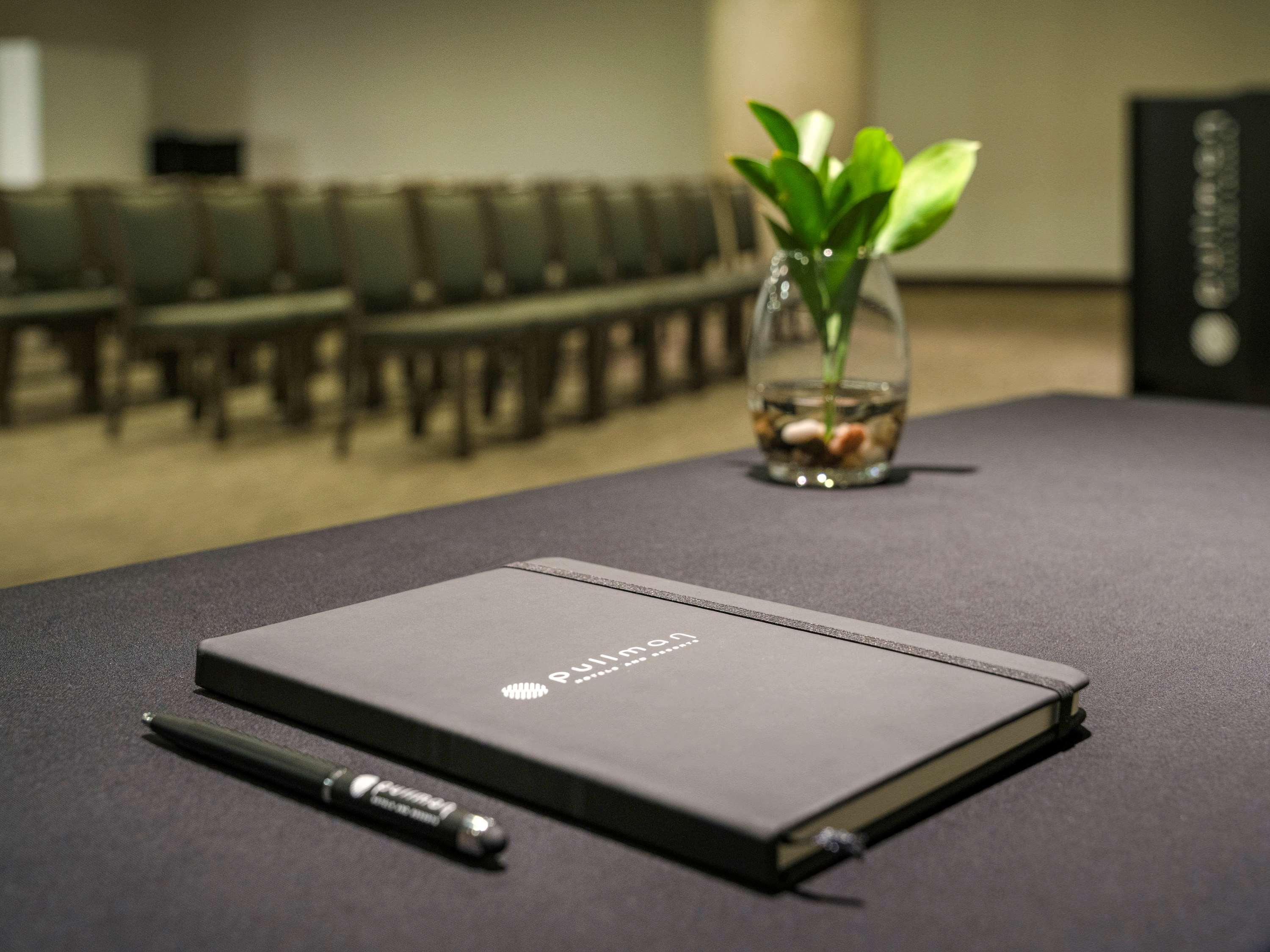 Pullman Sharjah Ξενοδοχείο Εξωτερικό φωτογραφία A meeting room at the University of St. Gallen